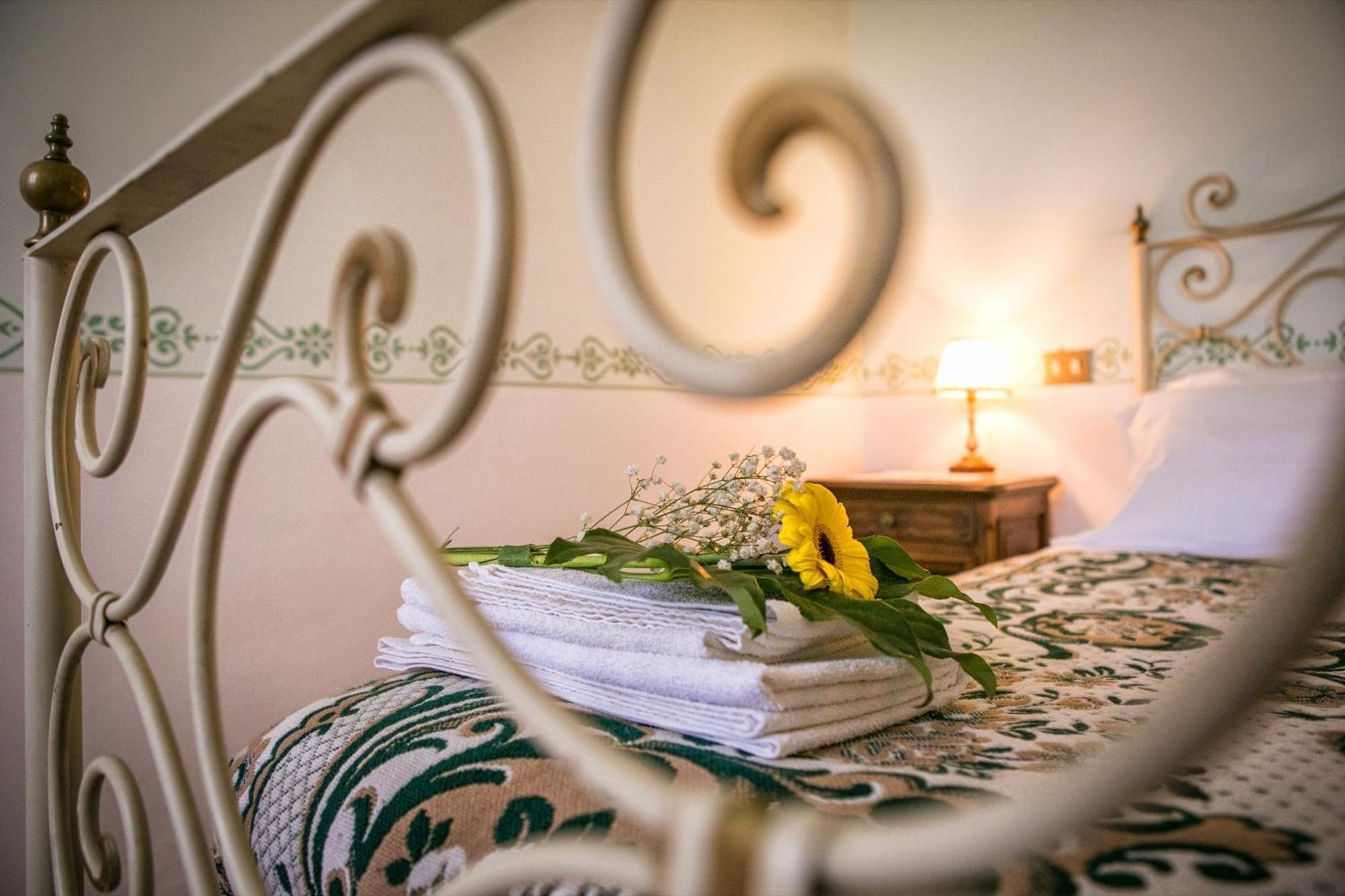 Villa Rosy Assise Extérieur photo